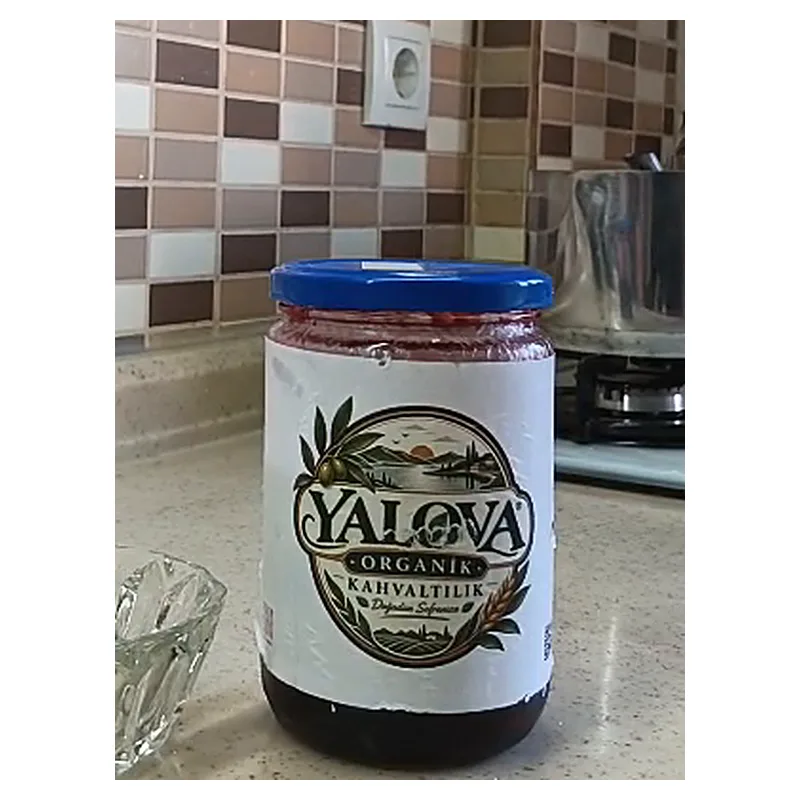 Ev yapımı vişne reçeli kavanozu